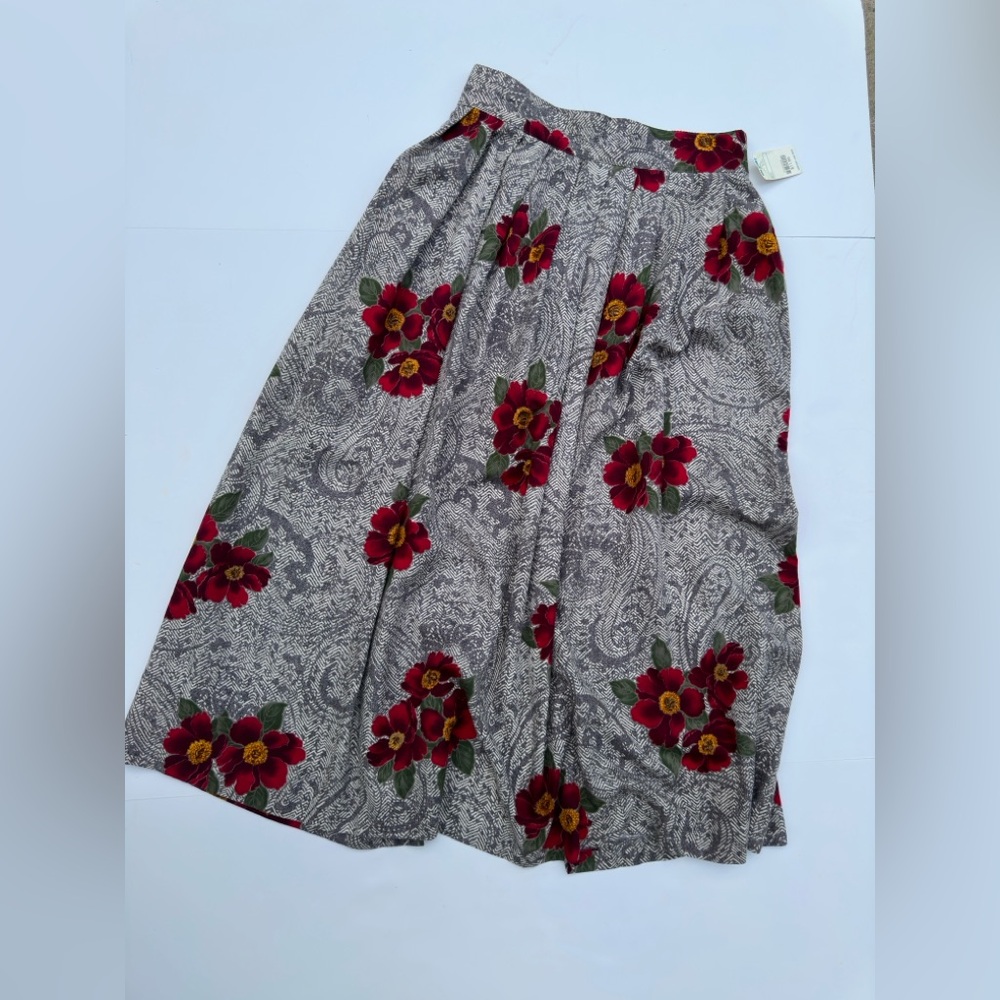 Kathie Lee Collection Gray Herringbone with Red Floral Accents